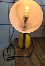 Uitneembare gele WALL-LITE vintage lamp in goede staat., Antiek en Kunst, Ophalen of Verzenden