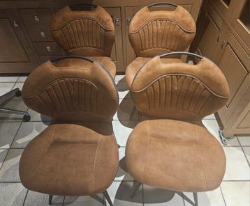 4 stoelen cognac kleur, nieuwstaat, topkwaliteit, 1 jaar oud beschikbaar voor biedingen