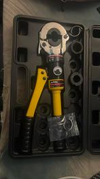 Persbektang, Enlèvement, Neuf