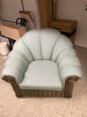 Rotan fauteuils en tafels. Heel geschikt voor veranda. beschikbaar voor biedingen