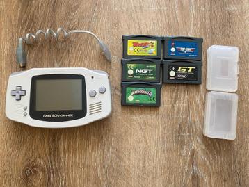 Gameboy Advance White + Worm Lamp + 5 Spellen beschikbaar voor biedingen