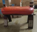 Handgemaakte kamelen zadelkruk — Oriental, Ophalen, Gebruikt, Hout