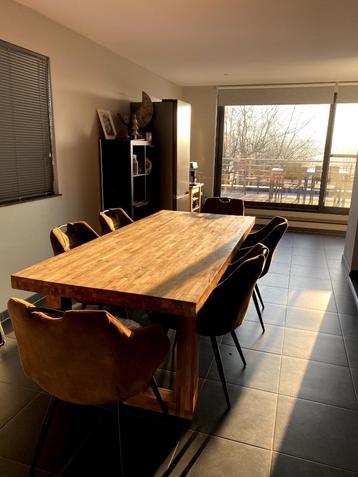 teakhouten tafel met 6 stoelen  beschikbaar voor biedingen