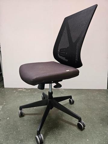 Ergonomische bureaustoel - Realspace Karl beschikbaar voor biedingen
