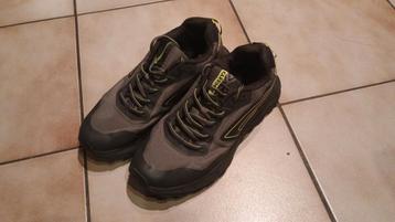 Karrimor schoenen maat 43 beschikbaar voor biedingen