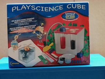 Playscience cube disponible aux enchères