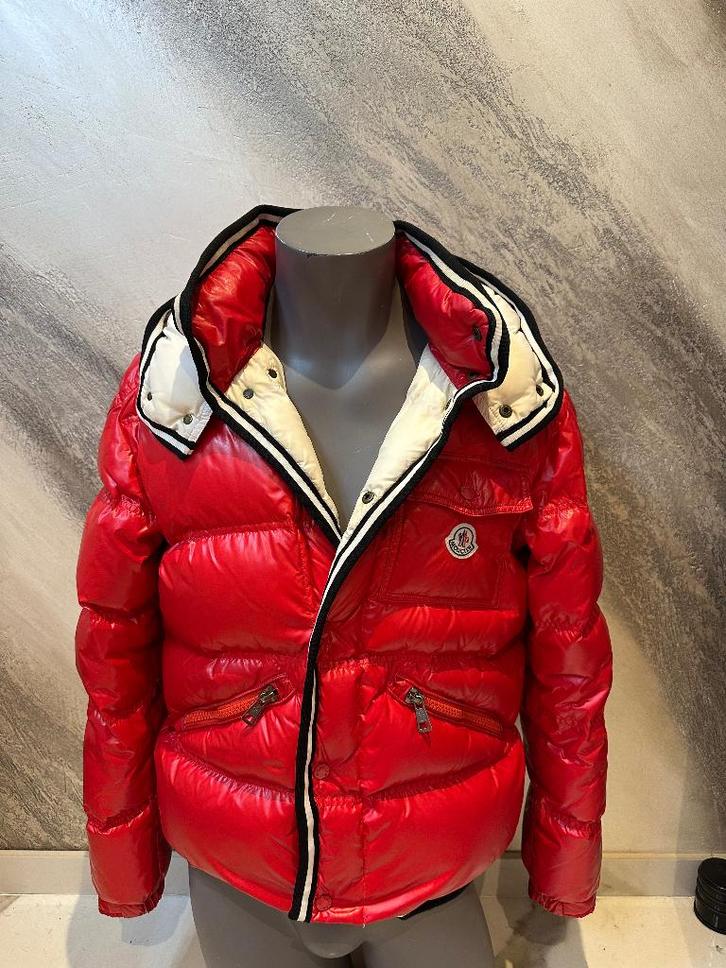 Doudoune Moncler rouge originale – Taille 2 (S) – Capuche, Vêtements | Hommes, Vestes | Hiver, Porté, Autres tailles, Rouge, Enlèvement ou Envoi