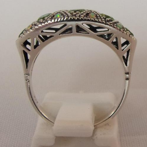 Nieuwe zilveren ring met Peridoot & Opaal, Handtassen en Accessoires, Ringen, Nieuw, Dame, 17 tot 18, Groen, Zilver, Met edelsteen