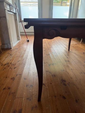 Tafel beschikbaar voor biedingen