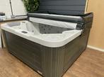 Wellis Jupiter Spa Jacuzzi, Tuin en Terras, Ophalen, Zo goed als nieuw, Filter, Vast