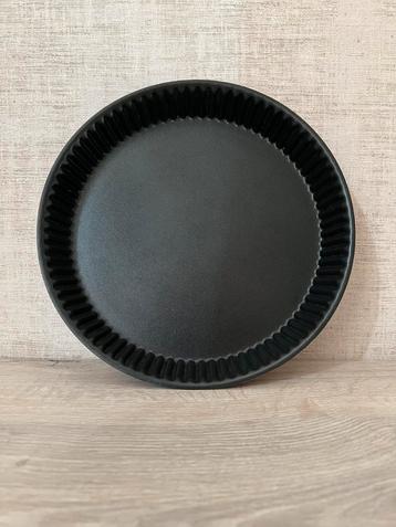 Taartvorm met antiaanbaklaag van 24 cm beschikbaar voor biedingen