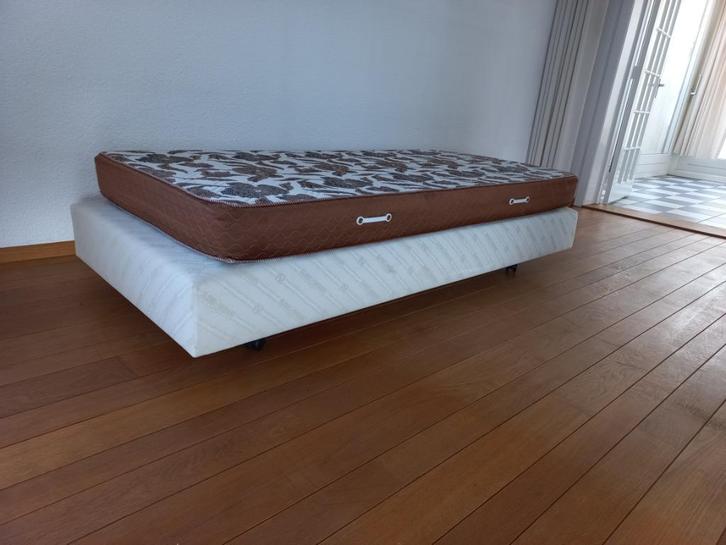 Boxspring 1 persoons bed gebruikt nette staat, Huis en Inrichting, Slaapkamer | Bedden, Gebruikt, Eenpersoons, 90 cm, 200 cm, Stof