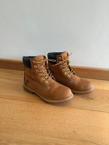 Timberland 6 Inch Premium voor dames (7.5 US / 38.5 EU) beschikbaar voor biedingen