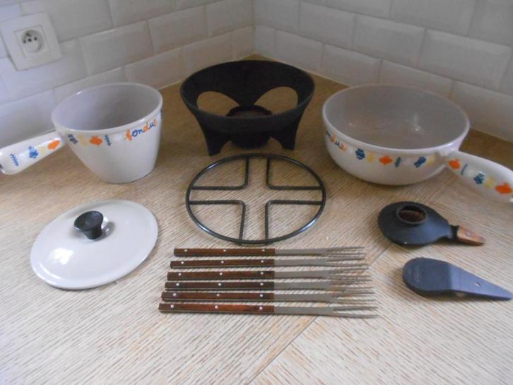 Le creuset dubbel ondue (gietijzeren braadpan)., Huis en Inrichting, Keuken | Potten en Pannen, Gietijzer, Ophalen of Verzenden
