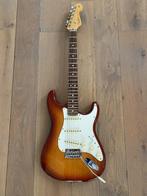 Fender USA Standard Stratocaster 2015 Sienna Sunburst., Musique & Instruments, Instruments à corde | Guitares | Électriques, Comme neuf