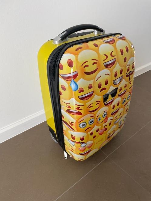 Reistrolly / reiskoffer Kinderen Emoji Smiley, Handtassen en Accessoires, Tassen | Reistassen en Weekendtassen, Zo goed als nieuw