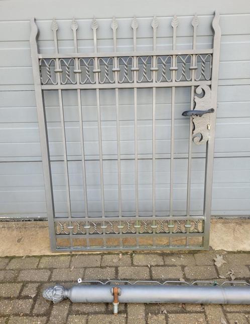 Antiek massief smeedijzeren tuinhek tuinpoort met paal, Tuin en Terras, Tuinhekken en Hekwerk, Zo goed als nieuw, Tuinhek, IJzer