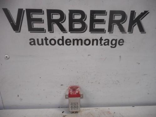RELAIS Mercedes-Benz 190 (W201) (897236000), Auto-onderdelen, Elektronica en Kabels, Mercedes-Benz, Gebruikt