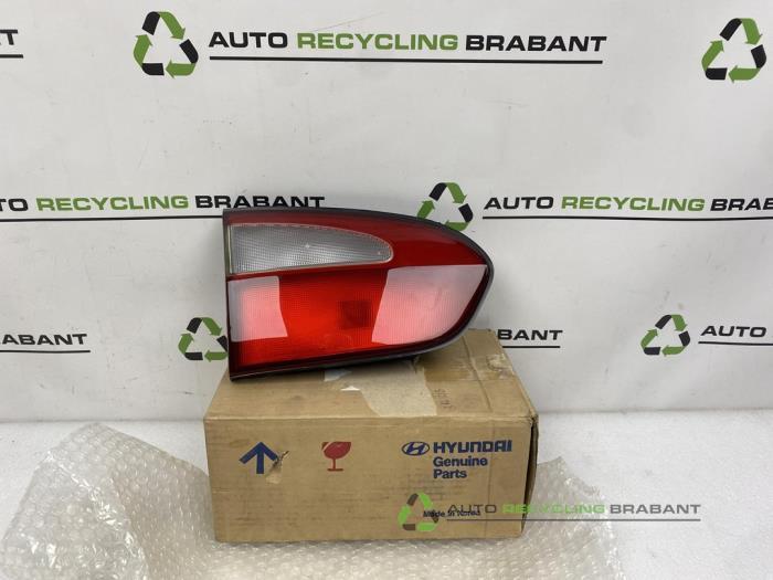 Achterlicht links van een Hyundai H1 People, Auto-onderdelen, Verlichting, Gebruikt, 3 maanden garantie, Ophalen of Verzenden