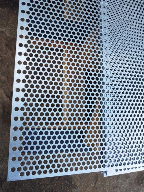 Aluminium - INOX - staal - strekmetaal - geperforeerde plaat, Zakelijke goederen, Machines en Bouw | Metaalbewerking, Ophalen