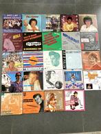 24 Nederlandstalige vinyl singles, Ophalen of Verzenden, Gebruikt, Levenslied of Smartlap