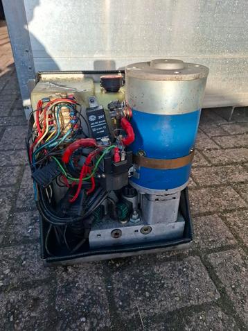 Hydrauliek groep pomp 24v 3kw 220bar afkomstig laadklep beschikbaar voor biedingen