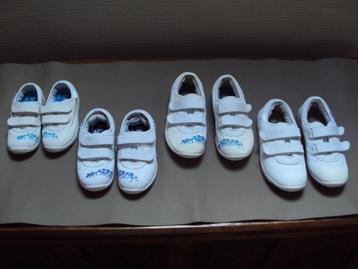 Witte turnpantoffels DETO  Maat 26-27/ 28-29/ 32-33/ 33-34 beschikbaar voor biedingen