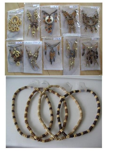 KETTING MET OORBELLEN en LOSSE KETTINGEN 120 stuks, Handtassen en Accessoires, Kettingen, Nieuw, Kunststof, Bruin, Ophalen of Verzenden