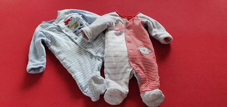 Lot de 2 pyjamas grenouillères matelassés - Taille 0-3 mois, Kinderen en Baby's, Babykleding | Maat 50, Gebruikt, Jongetje of Meisje