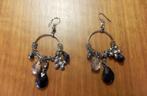 (6)- 2 boucles d'oreilles noires, Ophalen of Verzenden, Zo goed als nieuw, Overige materialen, Hangers