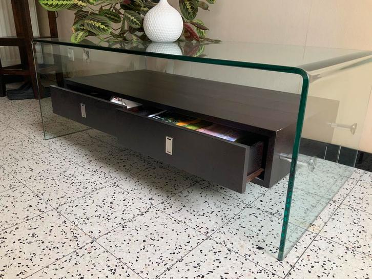 Moderne glazen salontafel met opbergruimte., Huis en Inrichting, Tafels | Salontafels, Zo goed als nieuw, Glas, Ophalen