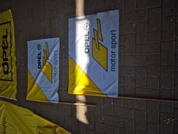 opel vlaggen beschikbaar voor biedingen
