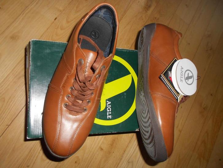 baskets neuves en cuir ou tissu Nerogiardini, AIGLE ET AUTRi, Kleding | Dames, Schoenen, Gedragen, Sneakers, Overige kleuren, Ophalen of Verzenden