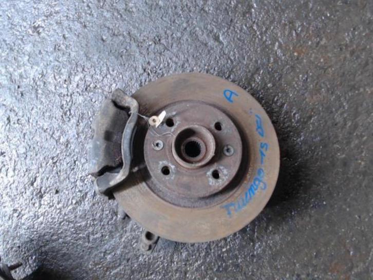 Moyeu avant droit Renault Twingo 2 phase 2 1.5DCi, Autos : Pièces & Accessoires, Freins & Transmission, Renault, Utilisé, Enlèvement ou Envoi