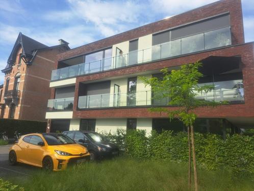 Veilige binnen-parkeerplaats te huur Hasselt, Immo, Garages en Parkeerplaatsen, Hasselt