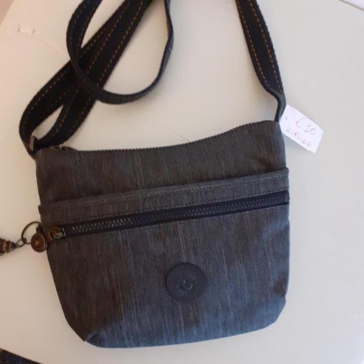 KIPLING Donkergrijze stoffen schoudertas Prijs: € 10, Bijoux, Sacs & Beauté, Sacs | Sacs à bandoulière, Comme neuf, Kipling, Gris