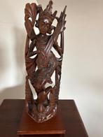 Balinese houten sculptuur, Ophalen