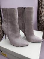 Grijze suède enkellaarsjes maat 35, Kleding | Dames, Schoenen, Lage of Enkellaarzen, Nieuw, Ophalen of Verzenden, Grijs