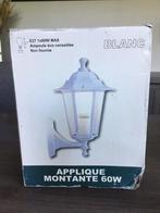 Applique extérieure blanche neuve, Enlèvement