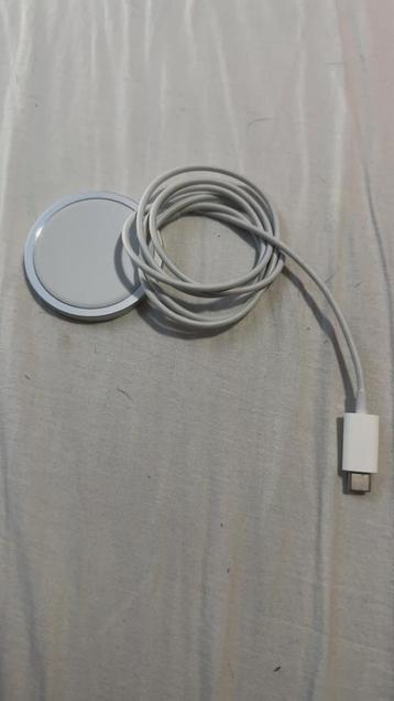 Apple horloge se 2021+ magsafe oplader+ oplaadstation 3in1 beschikbaar voor biedingen
