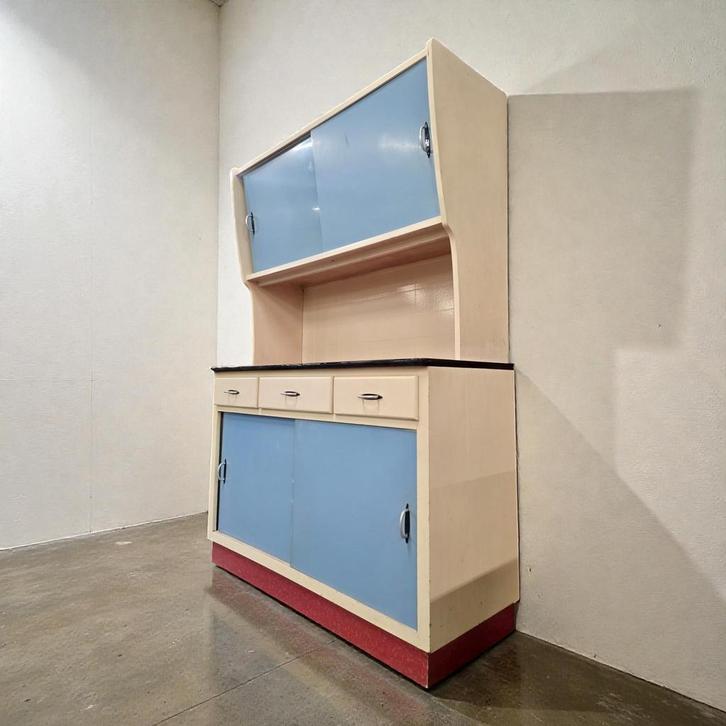 Vintage pastelblauwe kast / keukenkast / buffetkast, Kinderen en Baby's, Kinderkamer | Commodes en Kasten, Kast, Ophalen of Verzenden