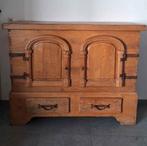 Kast , tafel , krantenhouder , kachel te koop, Antiek en Kunst, Antiek | Meubels | Kasten, Ophalen