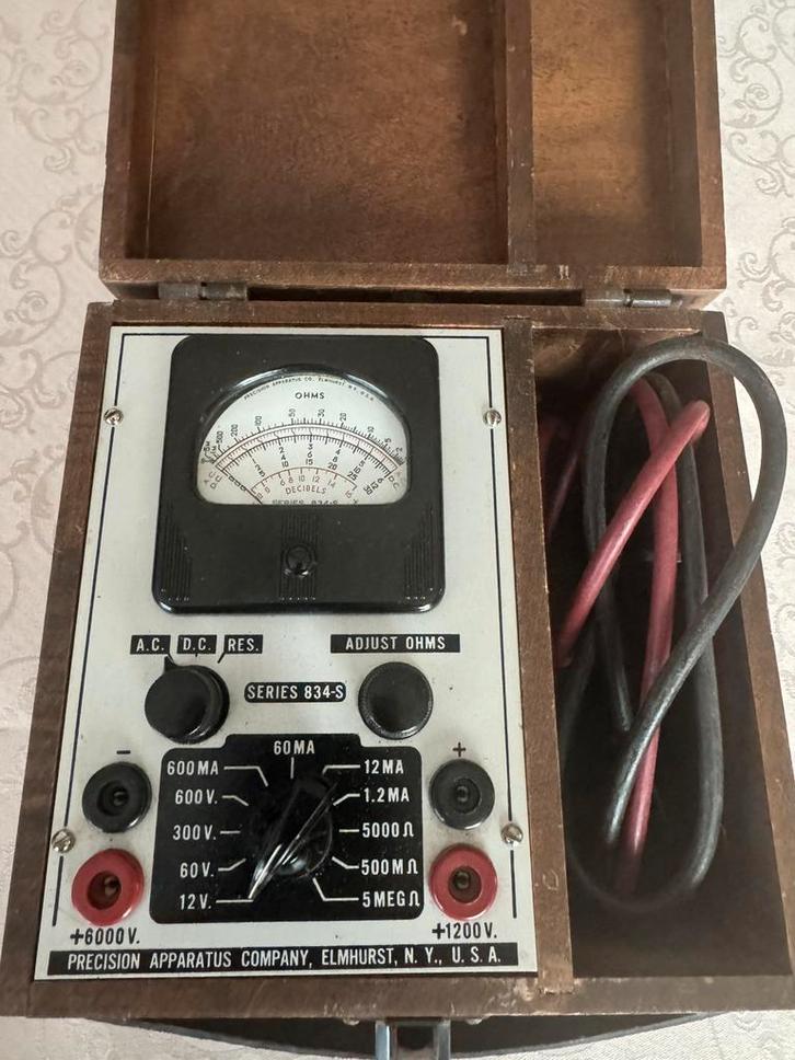 Voltmeter Series 834-S ( van C.a 1942-1950 ), Doe-het-zelf en Bouw, Meetapparatuur, Multimeter, Ophalen of Verzenden