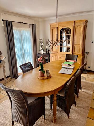 Massieve eiken eetkamer – complete set. beschikbaar voor biedingen