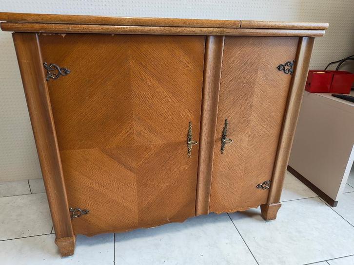 Antiek kastje van naaimachine, Antiquités & Art, Antiquités | Meubles | Armoires, Enlèvement