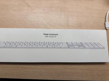 Apple toetsenbord draadloos + numeriek beschikbaar voor biedingen