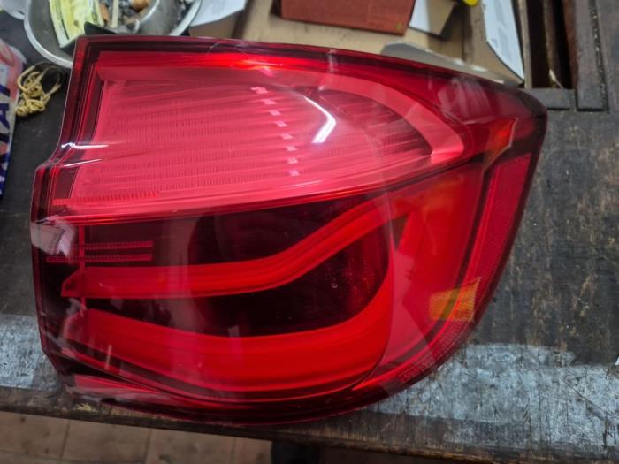 Achterlicht rechts van een BMW 3-Serie, Gebruikt, -, -, Ophalen of Verzenden