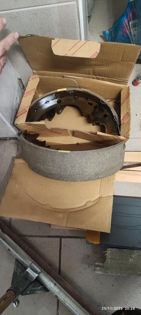 Jeu de 4 mâchoires de frein Toyota 
Référence 47401-33240-71, Autos : Pièces & Accessoires, Freins & Transmission, Toyota, Enlèvement