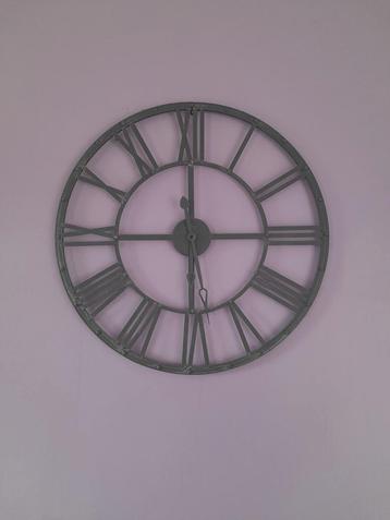 Horloge grise murale, Enlèvement, Comme neuf