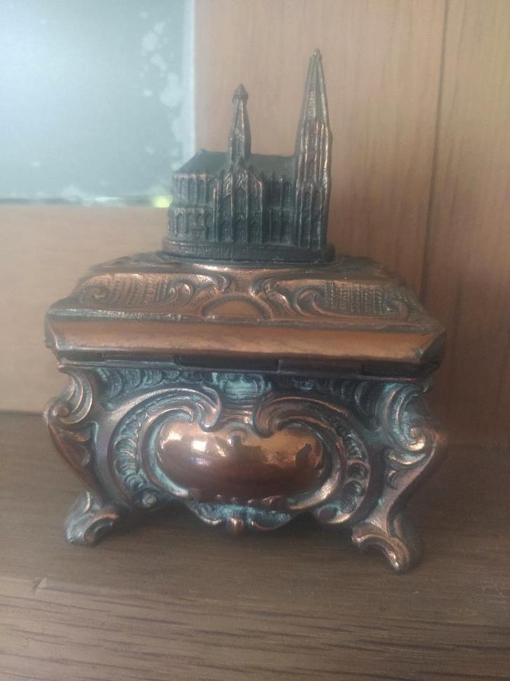 juwelenkistje - metaal -hartvormig +koperen Dom van Keulen, Antiquités & Art, Antiquités | Bronze & Cuivre, Enlèvement ou Envoi